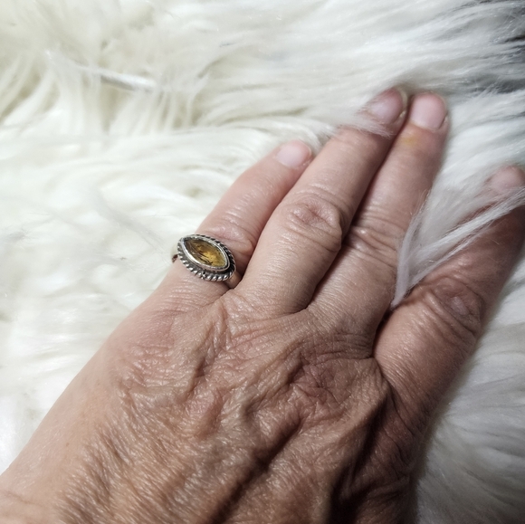 Vintage sterling yellow tanzanite ring 6 - Picture 6 of 10